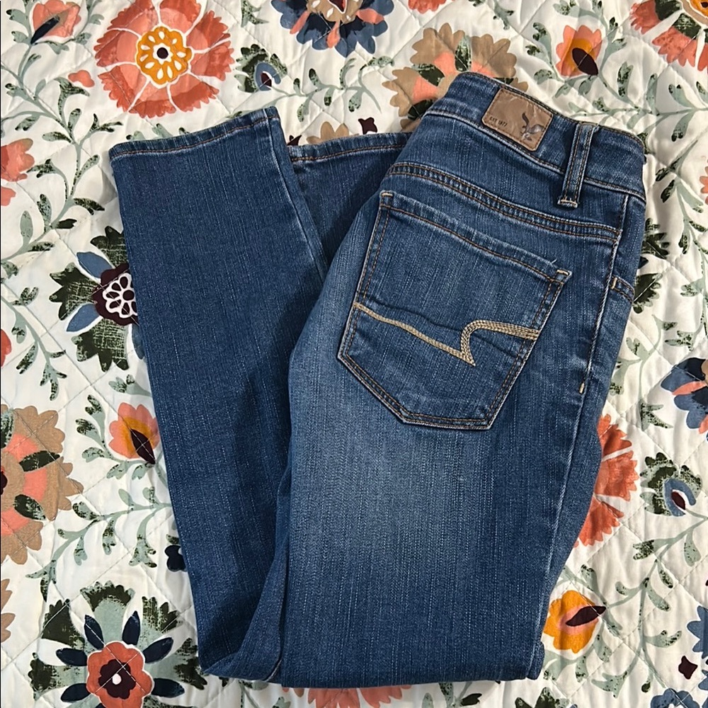 American Eagle Blue Straight Leg Jeans with Classic Design